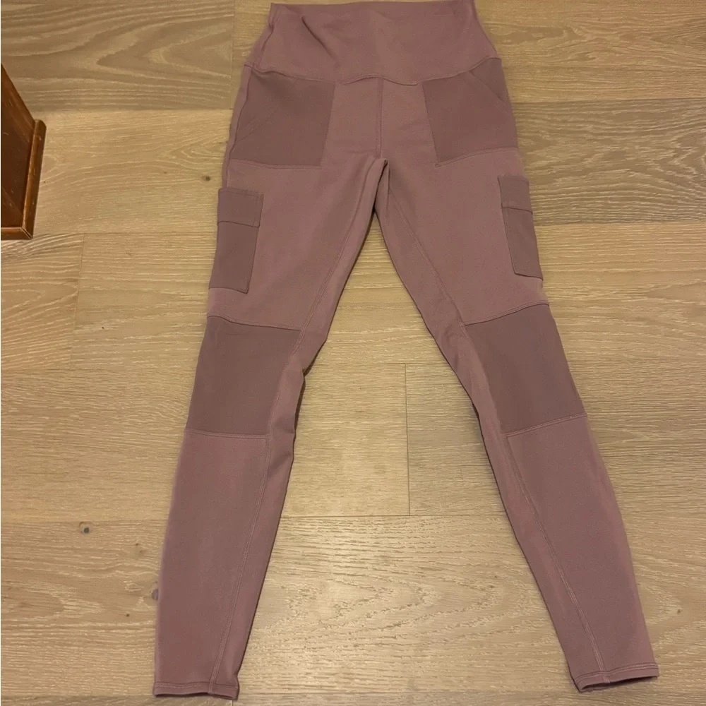 ALO high waisted cargo leggings, rosewood